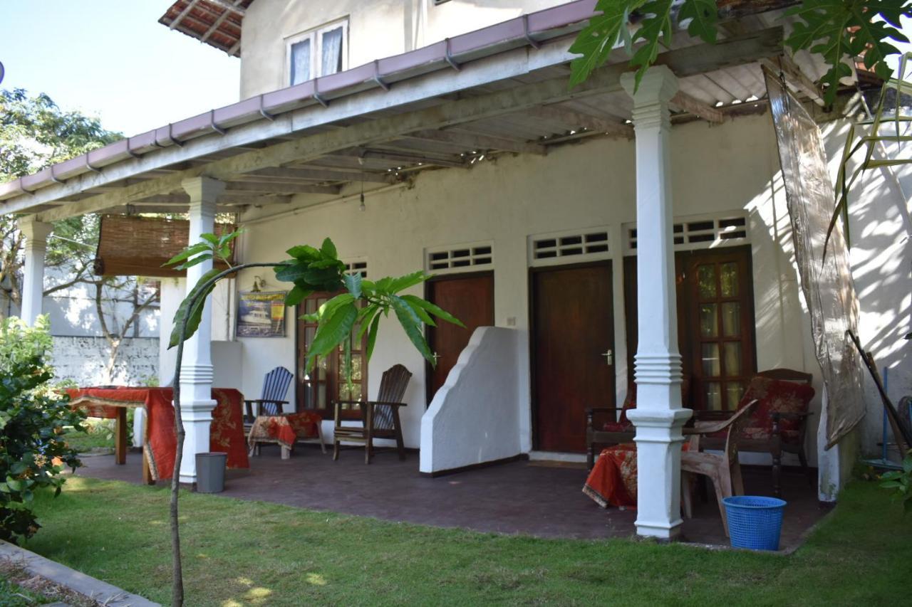 Aroma Guest House Mirissa Exterior foto